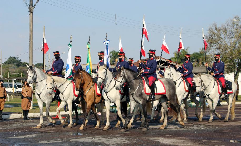 Regimento da PM completa 142 anos de história de heroísmo e atenção à população com o serviço de Equoterapia