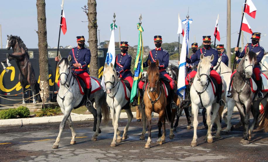 Regimento da PM completa 142 anos de história de heroísmo e atenção à população com o serviço de Equoterapia