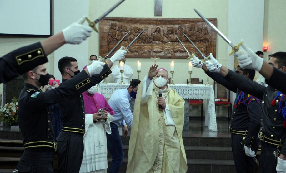 Comunidade católica do Fanny, em Curitiba, recebe Polícia Militar para celebrar os 167 anos de história da Corporação