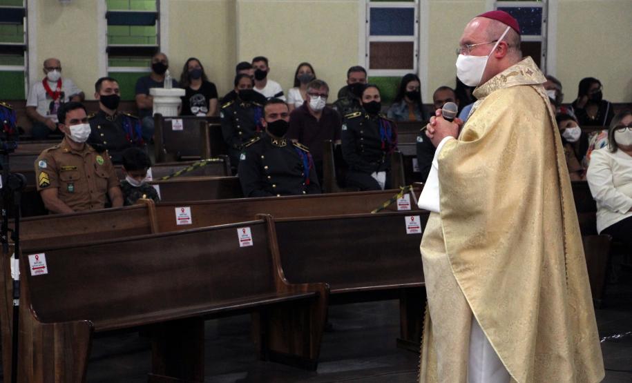 Comunidade católica do Fanny, em Curitiba, recebe Polícia Militar para celebrar os 167 anos de história da Corporação