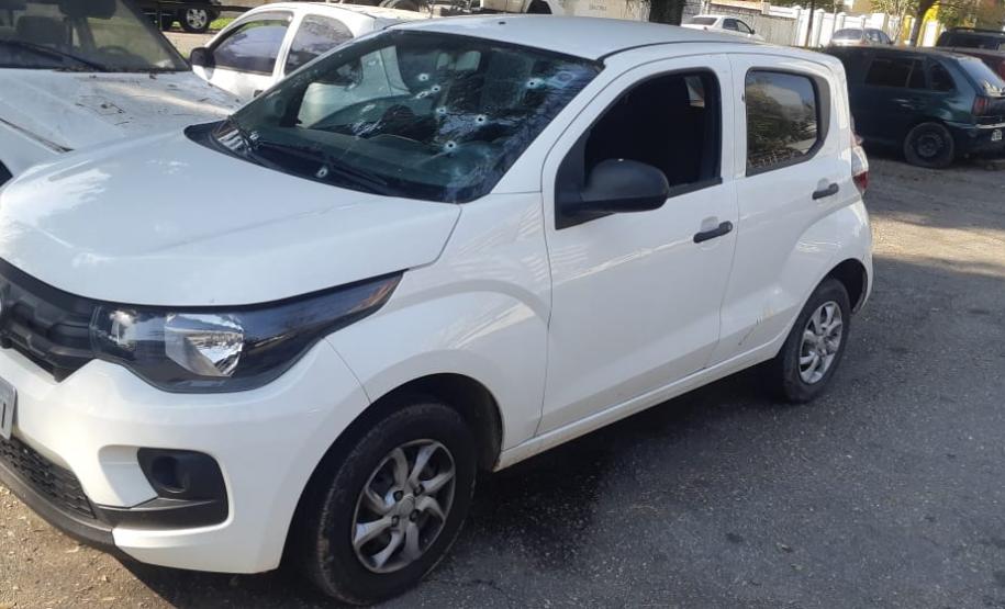 PM recupera carro roubado e apreende duas armas no bairro Cajuru, em Curitiba