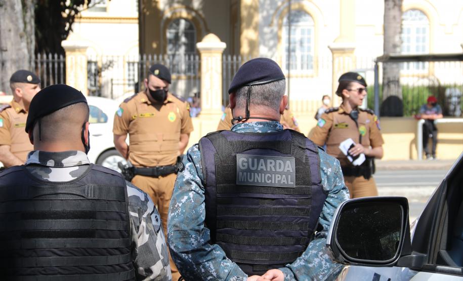 Pousadas e hotéis de alta rotatividade no Centro de Curitiba são alvo da primeira  edição da operação Centro Seguro da PM 