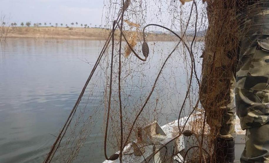Operação Lobo Bravo da Polícia Ambiental prende quatro pessoas e apreende materiais de pesca e de caça nos Campos Gerais