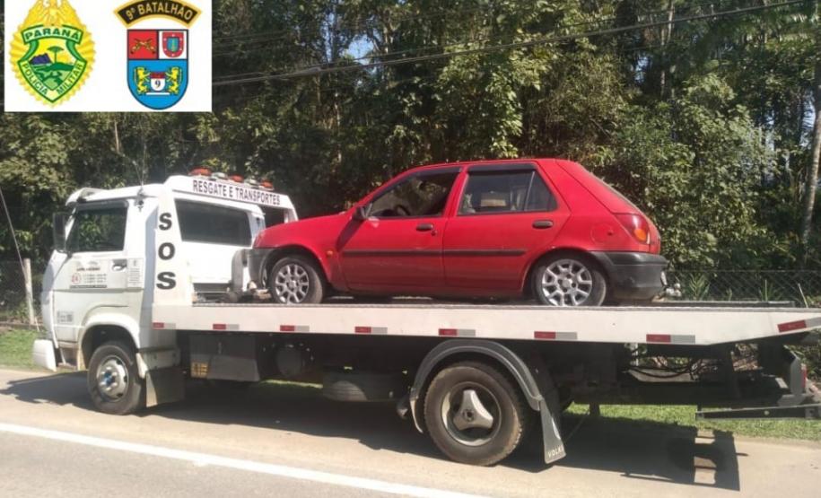 PM desconfia de carro estragado e localiza 126 garrafas de bebidas adulteradas em Morretes (PR)