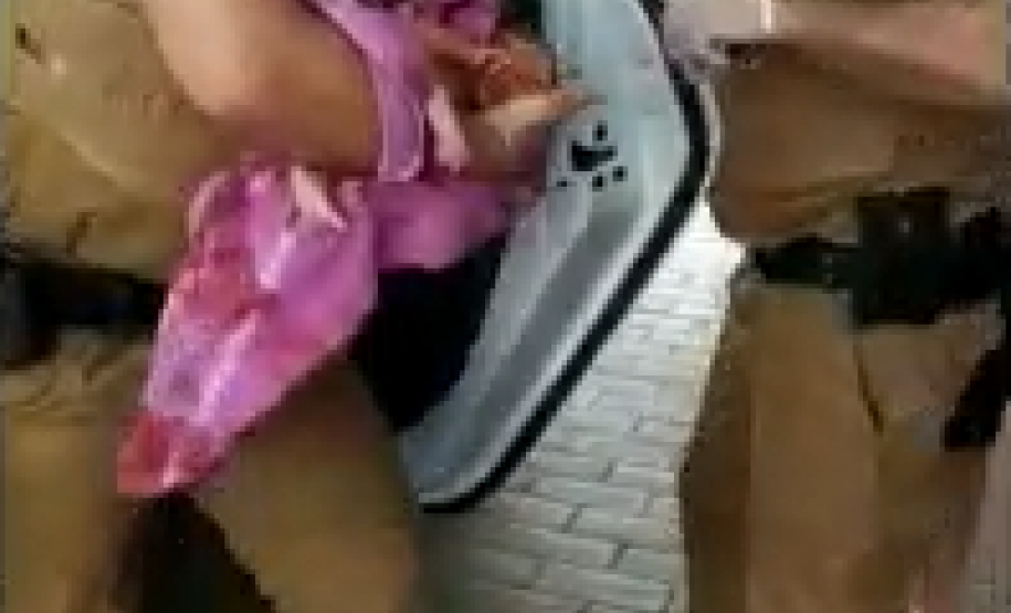 Policiais militares desengasgam nascituro que ainda estava com cordão umbilical em Guarapuava (PR)