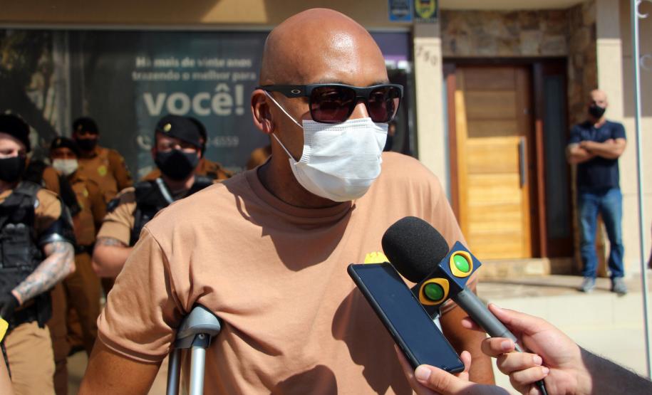 Família de policial militar vítima de Covid doa prótese para soldado que perdeu parte da perna em confronto na RMC