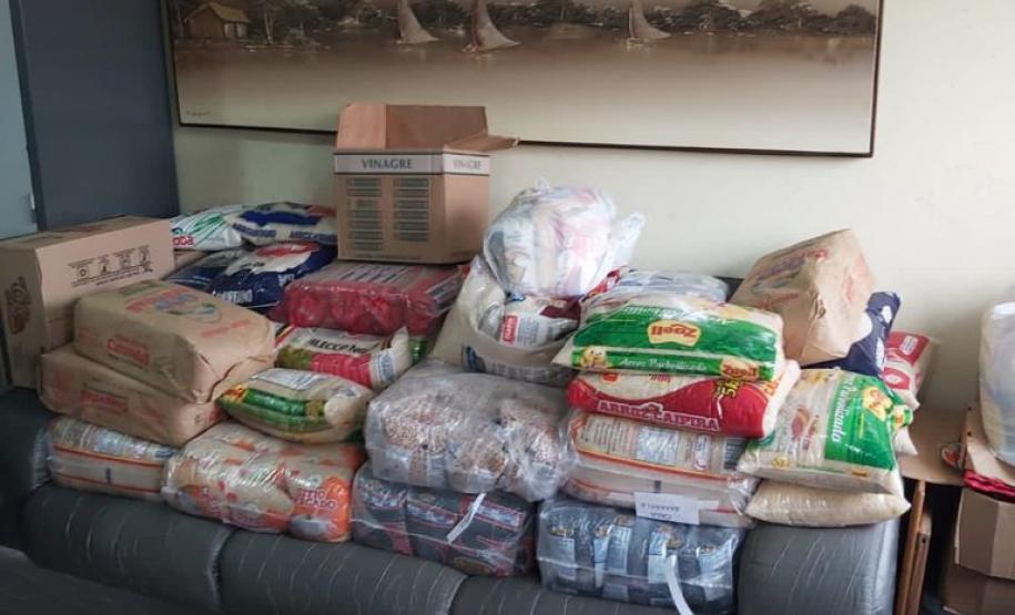 Mais de duas toneladas de alimentos são doados pelas equipes do BPChoque e do BOPE para instituições de caridade da Capital e RMC