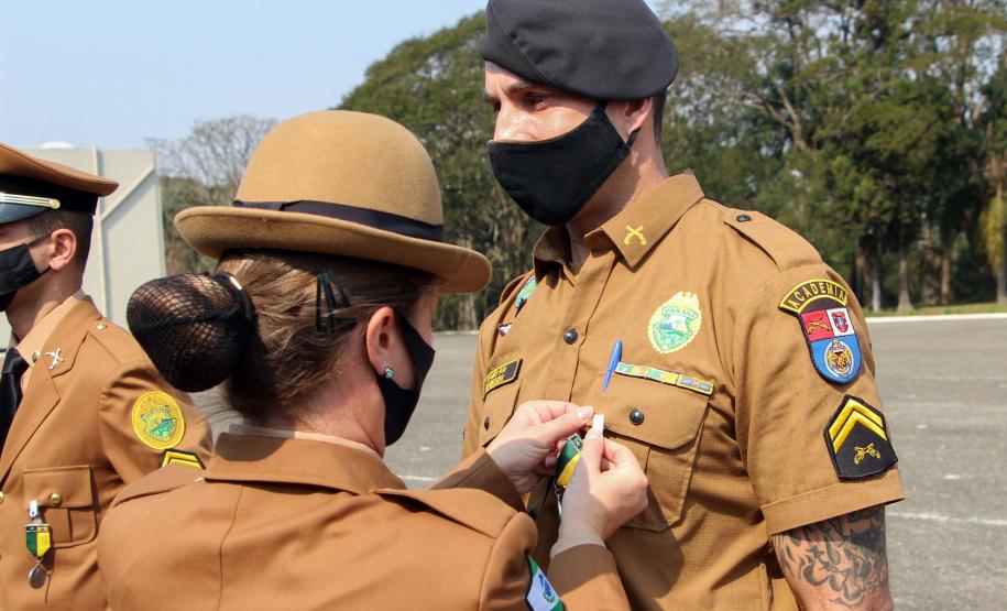 Dia do Soldado é comemorado com entrega de medalhas e homenagens a praças promovidos na APMG