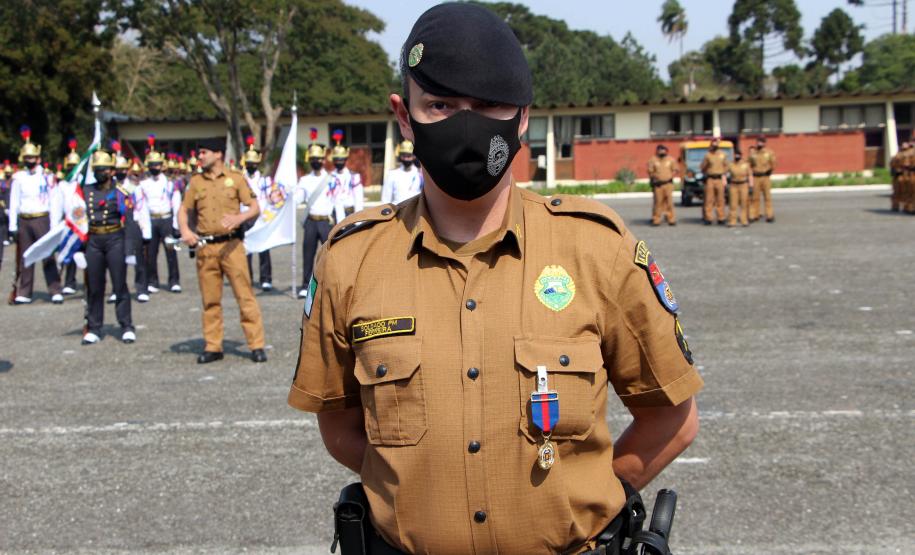Dia do Soldado é comemorado com entrega de medalhas e homenagens a praças promovidos na APMG