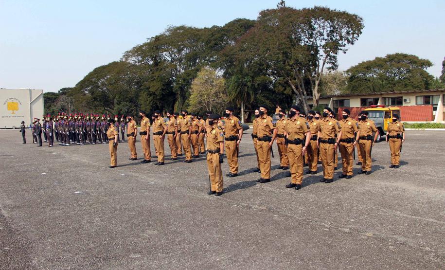 Dia do Soldado é comemorado com entrega de medalhas e homenagens a praças promovidos na APMG