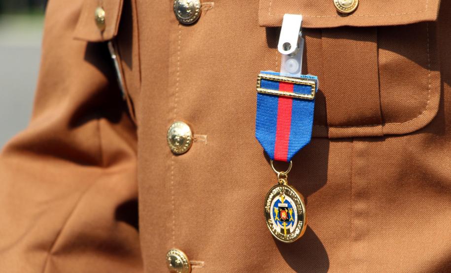 Dia do Soldado é comemorado com entrega de medalhas e homenagens a praças promovidos na APMG