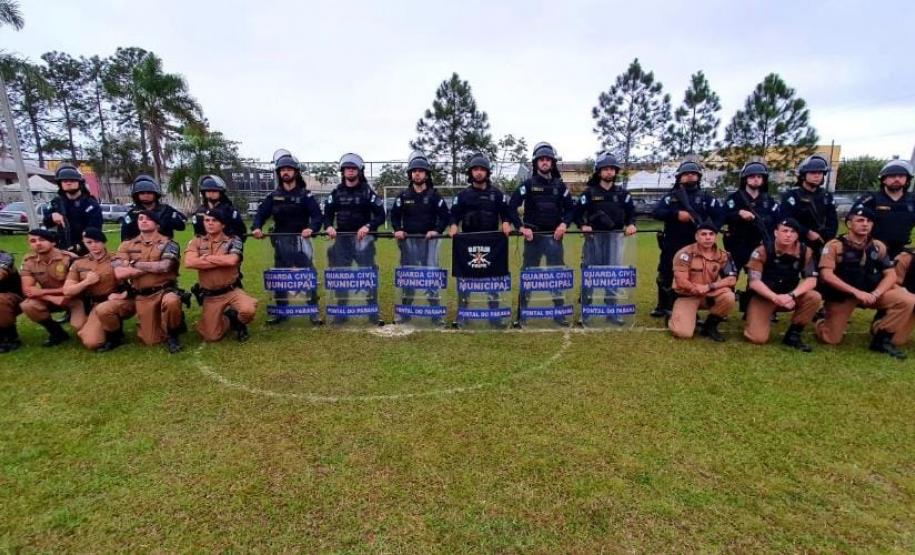 PM do Litoral difunde conhecimento sobre controle de distúrbios civis com a Guarda Municipal de Pontal do Paraná