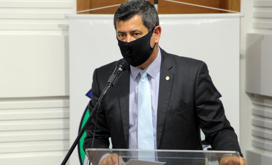 Entrega de medalhas e entrada de novos integrantes marca aniversário de três anos da Academia de Letras da PM