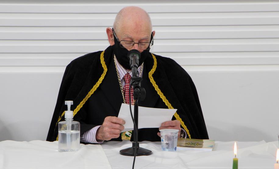 Entrega de medalhas e entrada de novos integrantes marca aniversário de três anos da Academia de Letras da PM