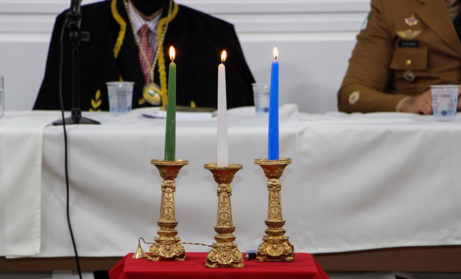 Entrega de medalhas e entrada de novos integrantes marca aniversário de três anos da Academia de Letras da PM