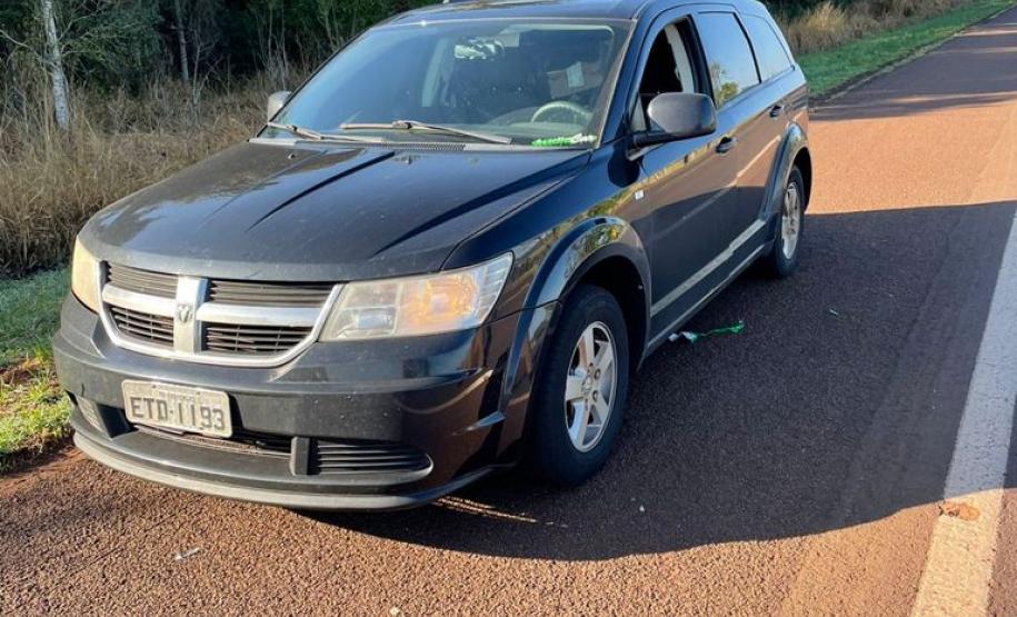 Carro carregado com cigarros e inseticidas contrabandeados é apreendido pelo BPRv em Cascavel