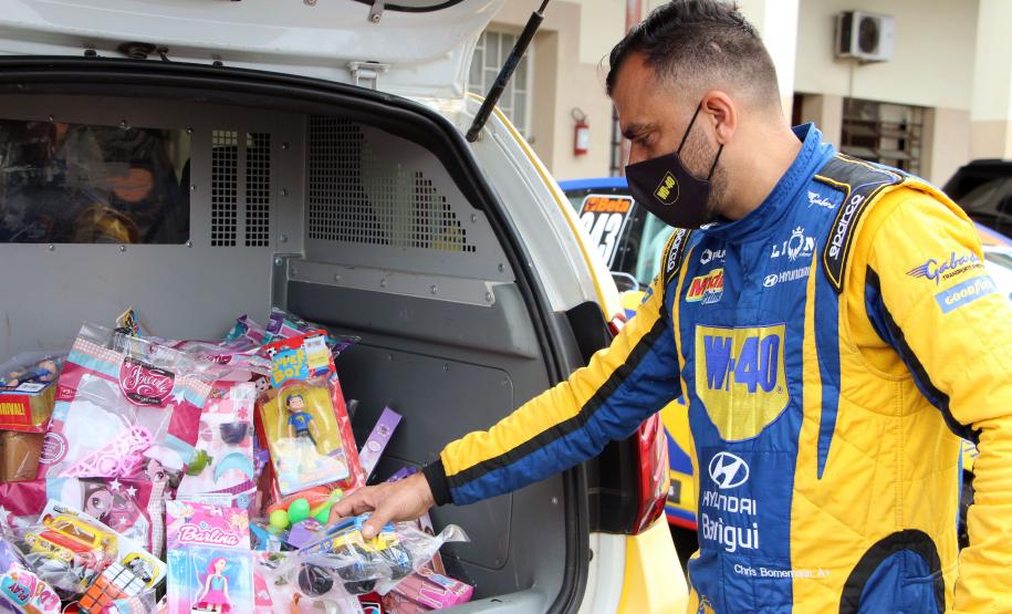 PM faz campanha de arrecadação de brinquedos para o Dia das Crianças em Curitiba