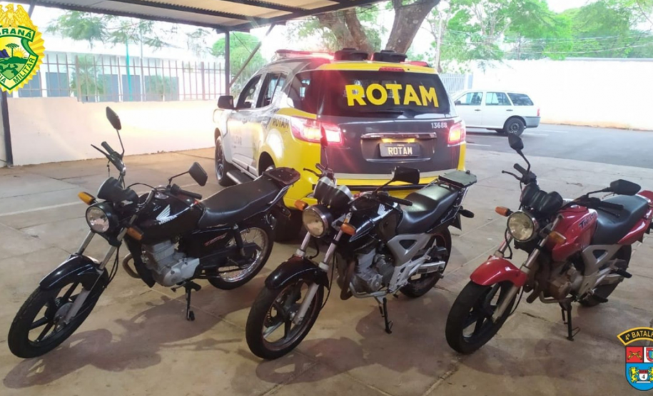 PM recupera motos e apreende drogas na região de Maringá