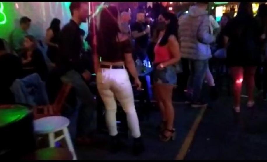 Fiscalização integrada flagra pontos comerciais com excesso de público em Curitiba