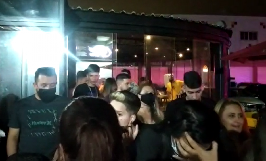 Fiscalização fecha 12 pontos comerciais de Curitiba e aplica meio milhão em multas