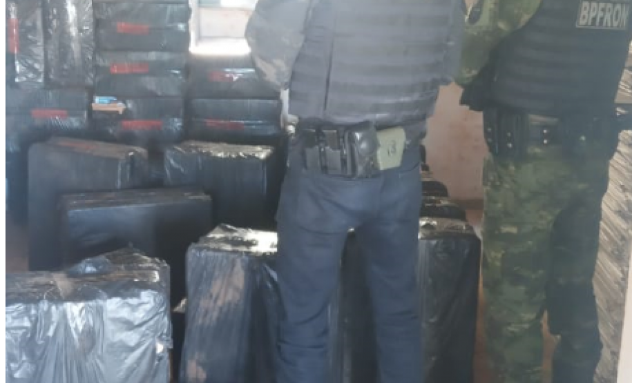 Mais de 4,7 mil pacotes de cigarros são apreendidos pelo BPFRON em Itaipulândia e Nova Santa Rosa