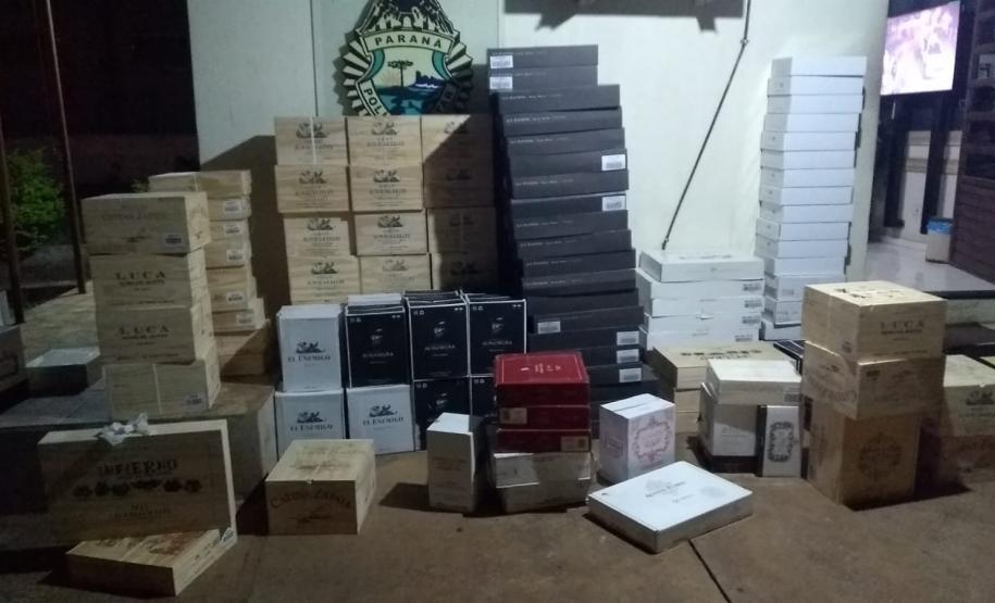 Após denúncia, PM encontra depósito com mais de 1,4 mil caixas de vinho contrabandeados no Sudoeste do estado