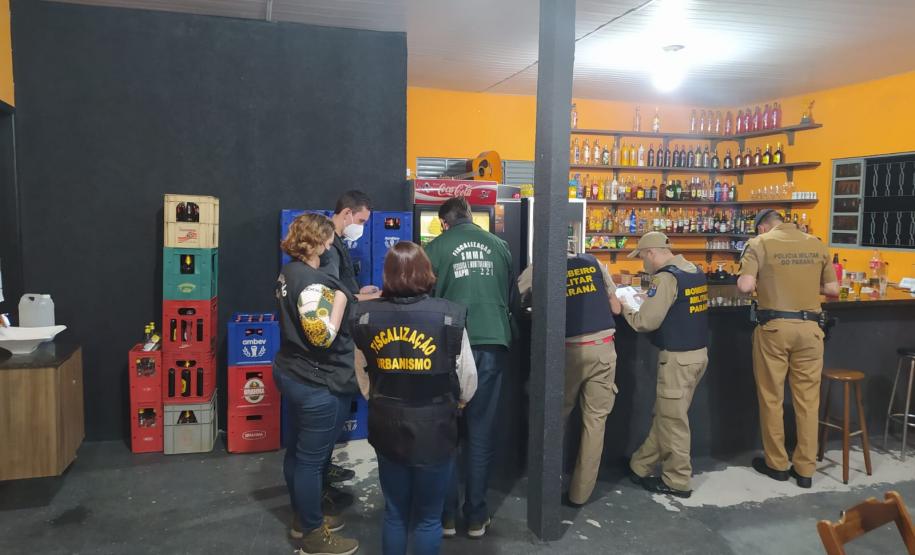 AIFU fecha 15 pontos comerciais e aplica R$ 1,4 milhão em multas neste final de semana em Curitiba