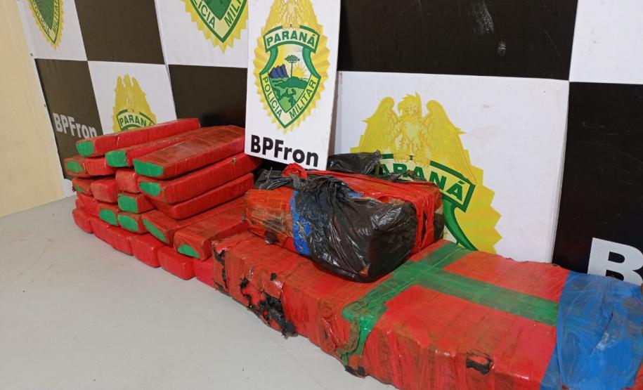 BPFron aborda adolescente em motocicleta e acaba localizando mais de 34 quilos de maconha