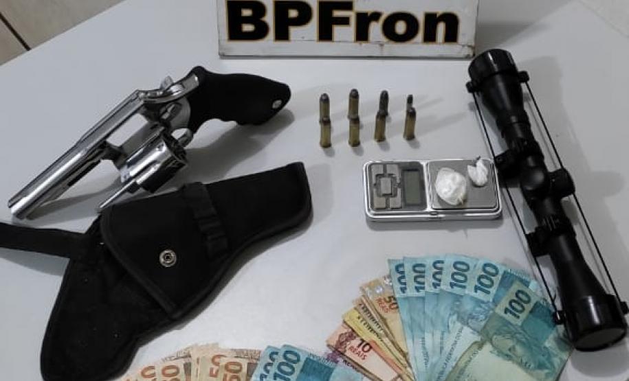 Policiais militares apreendem revólver em Xambrê (PR) durante a Operação Fronteiras e Divisas Integradas