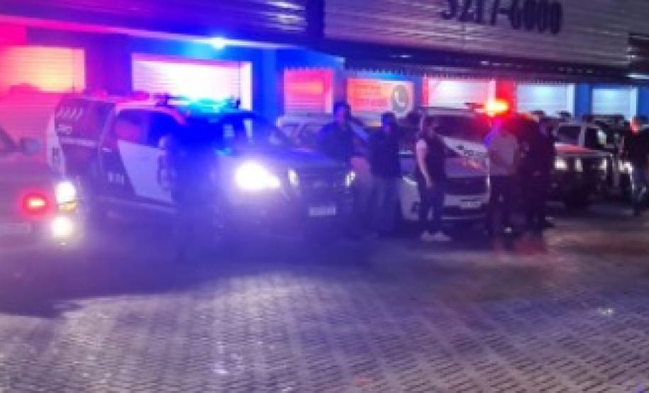 Mesmo com novo decreto, força-tarefa encontra irregularidades e fecha 20 comércios em Curitiba