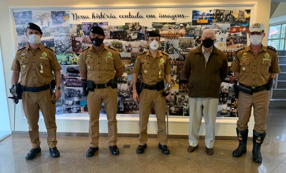 BPTran parabeniza militares estaduais e resgata histórico da unidade com painel de fotografias