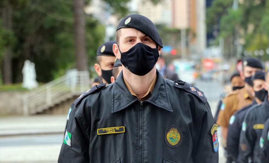 Pira do Fogo Simbólico da Pátria é acendida durante cerimônia de abertura da Semana da Pátria em Curitiba