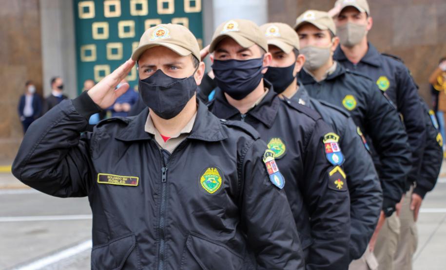 Pira do Fogo Simbólico da Pátria é acendida durante cerimônia de abertura da Semana da Pátria em Curitiba