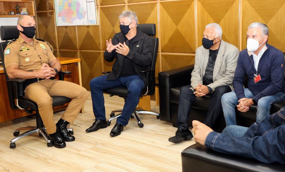 Superintendente do Esporte é condecorado com a medalha Coronel Sarmento em Curitiba