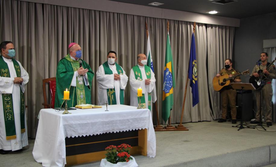Arquidiocese de Curitiba reforça parceria com a PM e disponibiliza assistência religiosa para policiais militares