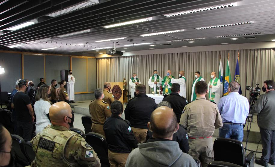 Arquidiocese de Curitiba reforça parceria com a PM e disponibiliza assistência religiosa para policiais militares