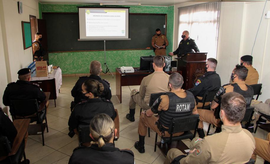 Em União da Vitória, Comandante-Geral conversa com praças e oficiais e recebe prefeitos no 27° Batalhão