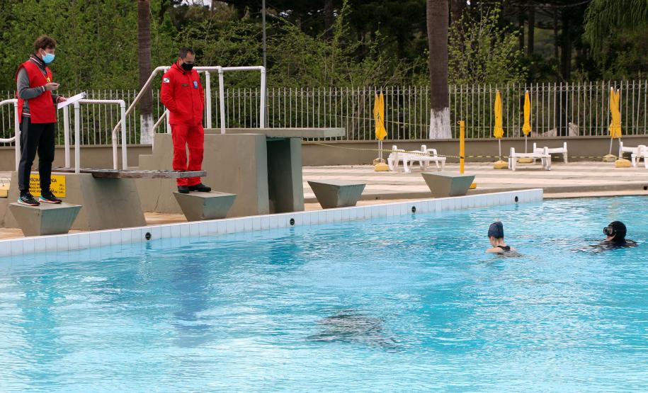 Candidatos ao concurso de novos soldados bombeiros militares fazem o Teste de Habilidade Específica (THE) em todo o estado