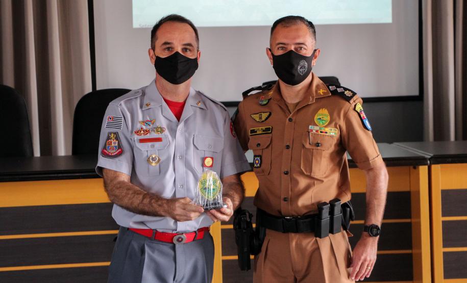 Polícia Militar do Paraná recebe comitiva do Curso de Aperfeiçoamento de Oficiais (CAO) da Polícia Militar de São Paulo (PMESP)