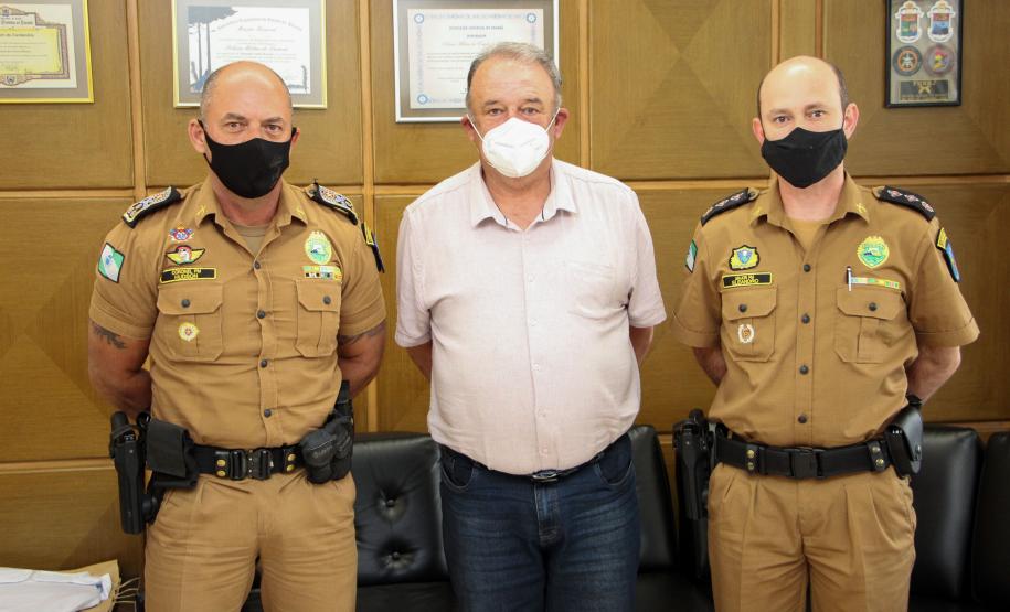 Comandante-Geral da PM recebe major Veterano que foi homenageado no Campeonato Paranaense de Adestramento