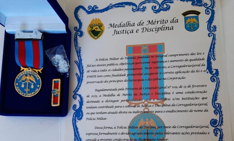 Coordenador do GAECO de Curitiba recebe medalha da Corregedoria-Geral da PMPR