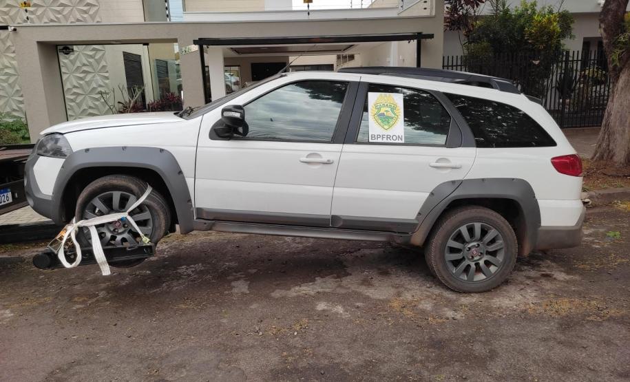 Carros são apreendidos pelo BPFRON com 2,5 mil pacotes de cigarros contrabandeados em Mariluz (PR)
