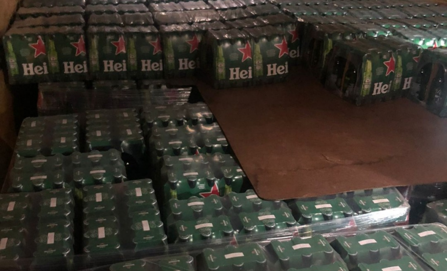 BPRv apreende garrafas de vinhos contrabandeadas e carga de cerveja sem nota no Interior do Paraná