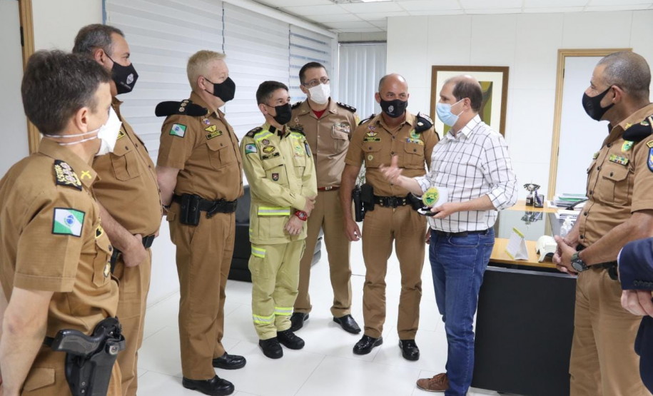 Comandante-Geral visita secretário da Administração e Previdência em Curitiba (PR)