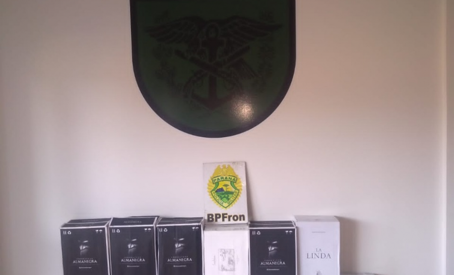 BPFron apreende arma de fogo, carregadores e 120 garrafas de bebidas em situações distintas no interior do estado