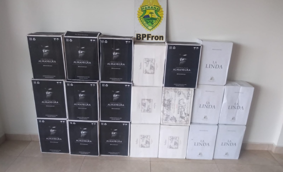 BPFron apreende arma de fogo, carregadores e 120 garrafas de bebidas em situações distintas no interior do estado