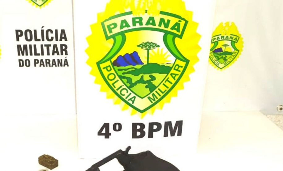 No Noroeste do estado, PM prende cinco homens e apreende três armas de fogo e máquinas caça-níquel