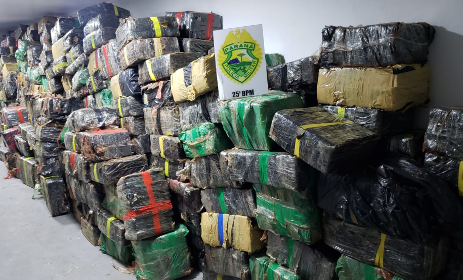 Mais de 10 toneladas de maconha são apreendidos pela Polícia Militar em Brasilândia do Sul (PR)