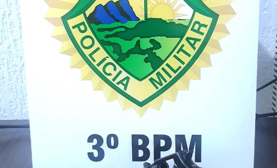 No Sudoeste do estado, PM prende três homens e apreende diversas porções de drogas e armas de fogo