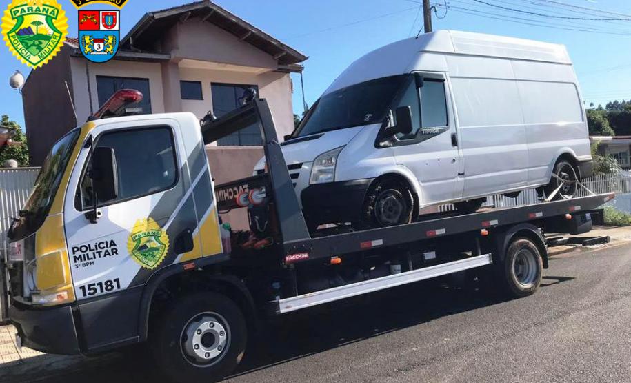 Polícia Militar recupera carga de vinho, apreende três armas de fogo e três homens acabam presos no Sudoeste do estado